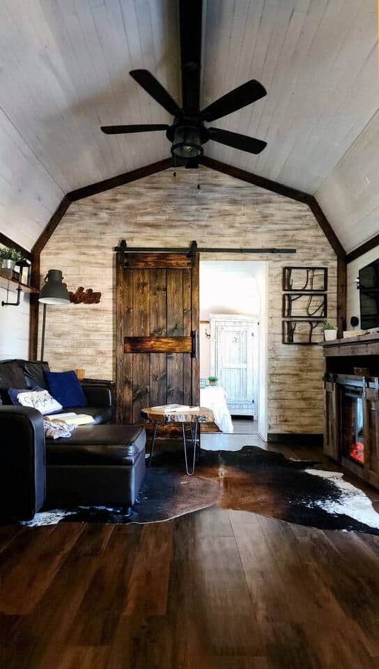 A Little Piece of Country Cabin - Pond • Firepit • Outdoor Games • Peaceful Escape